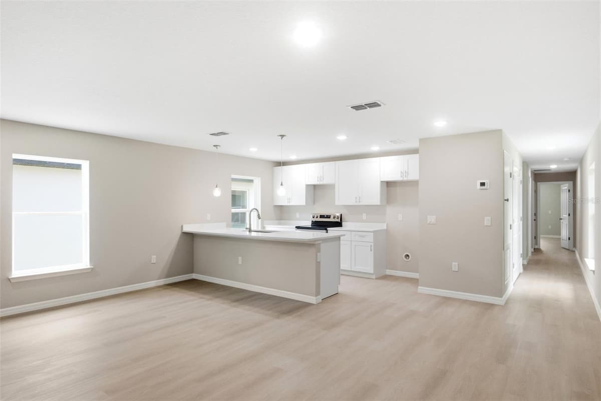 2107 SUANEE AVENUE — photo 2 of 29