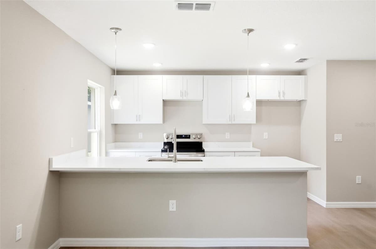 2107 SUANEE AVENUE — photo 4 of 29