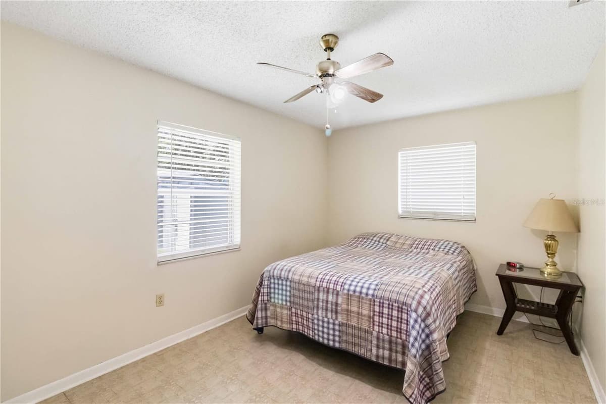 2113 OAKVIEW LANE — photo 17 of 25