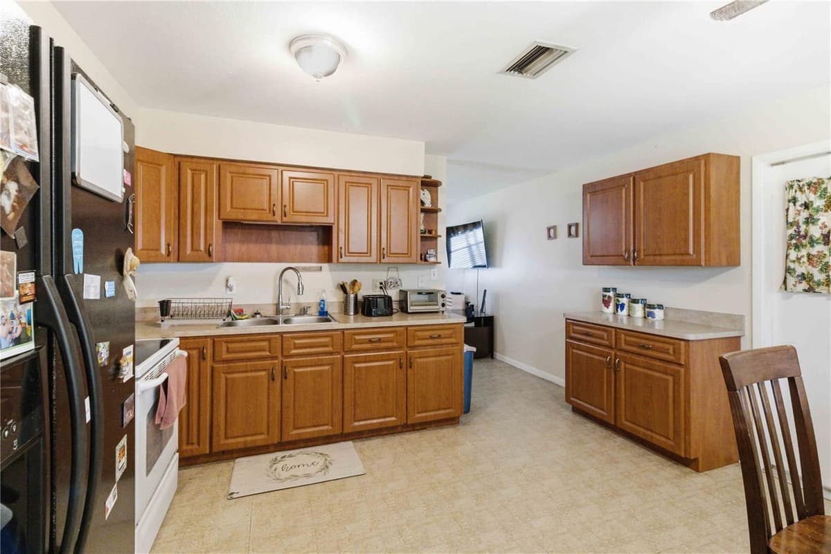 2113 OAKVIEW LANE — photo 13 of 25