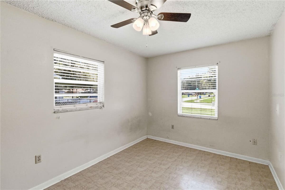 2113 OAKVIEW LANE — photo 15 of 25