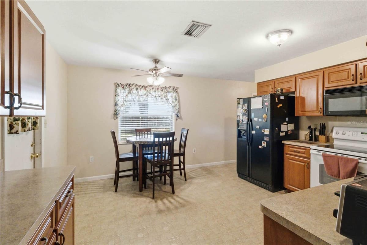 2113 OAKVIEW LANE — photo 10 of 25