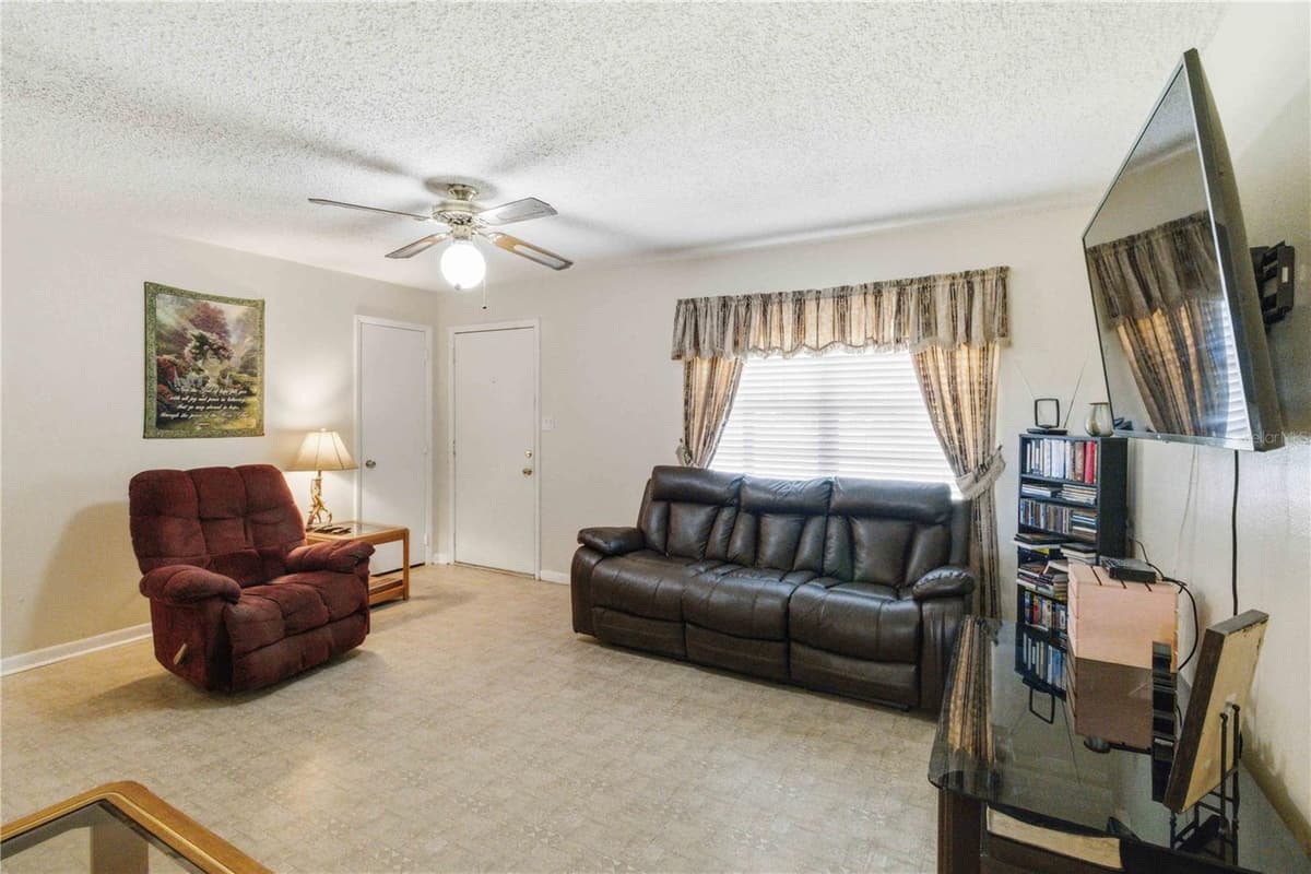 2113 OAKVIEW LANE — photo 8 of 25
