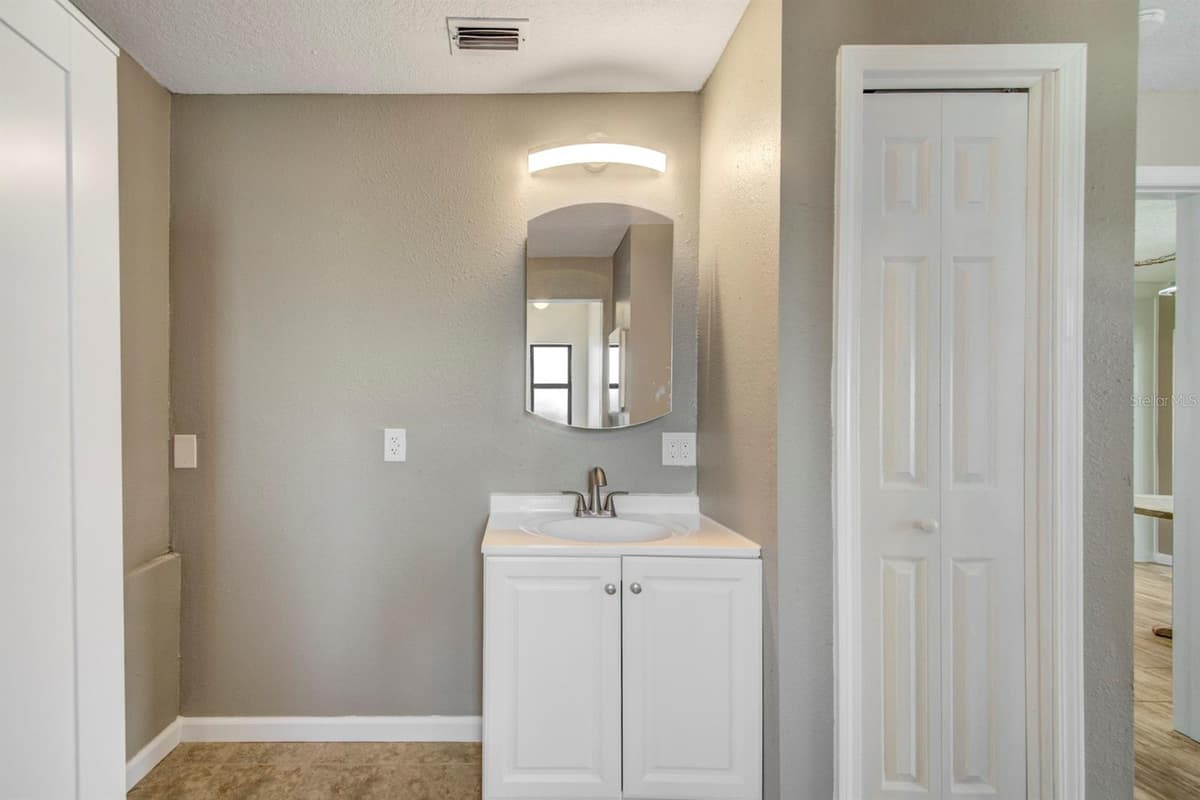 4266 DELEON DRIVE — photo 26 of 65