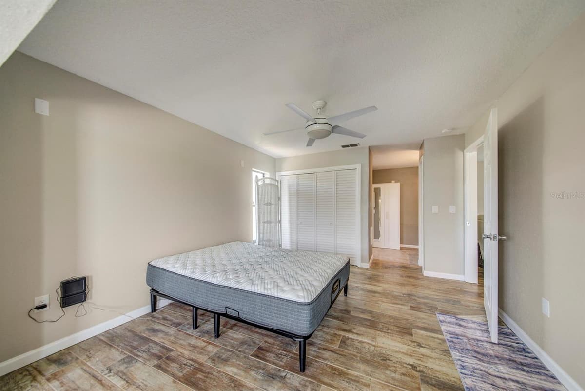 4266 DELEON DRIVE — photo 21 of 65