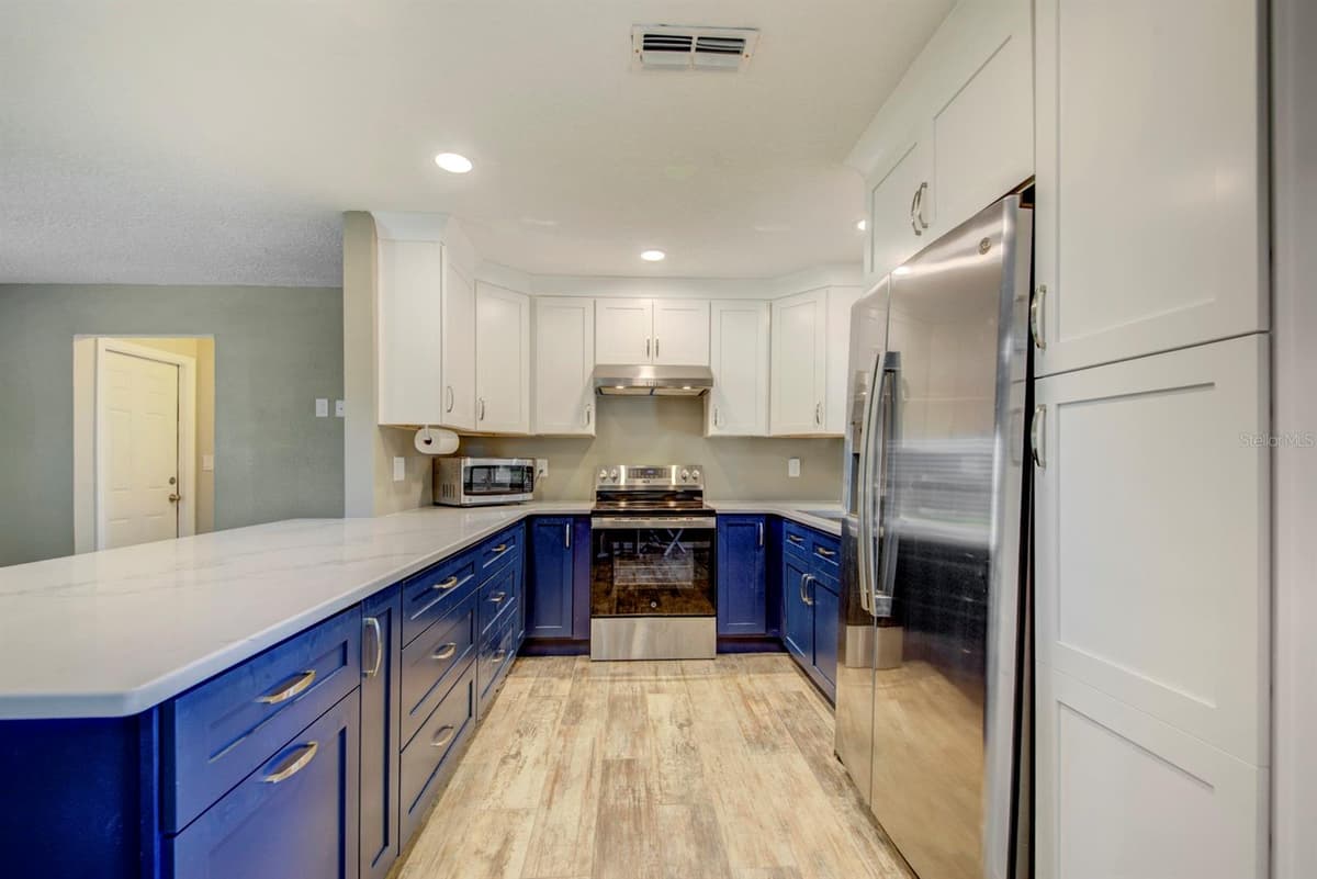 4266 DELEON DRIVE — photo 14 of 65