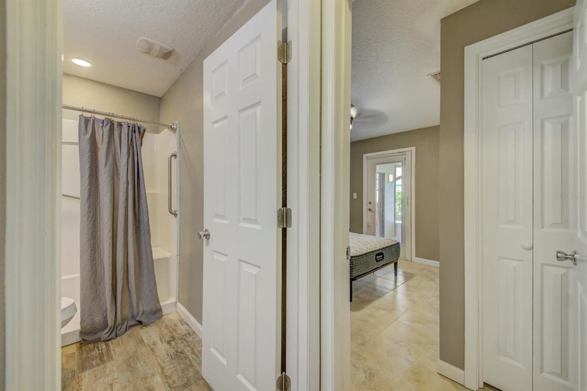 4266 DELEON DRIVE — photo 31 of 65