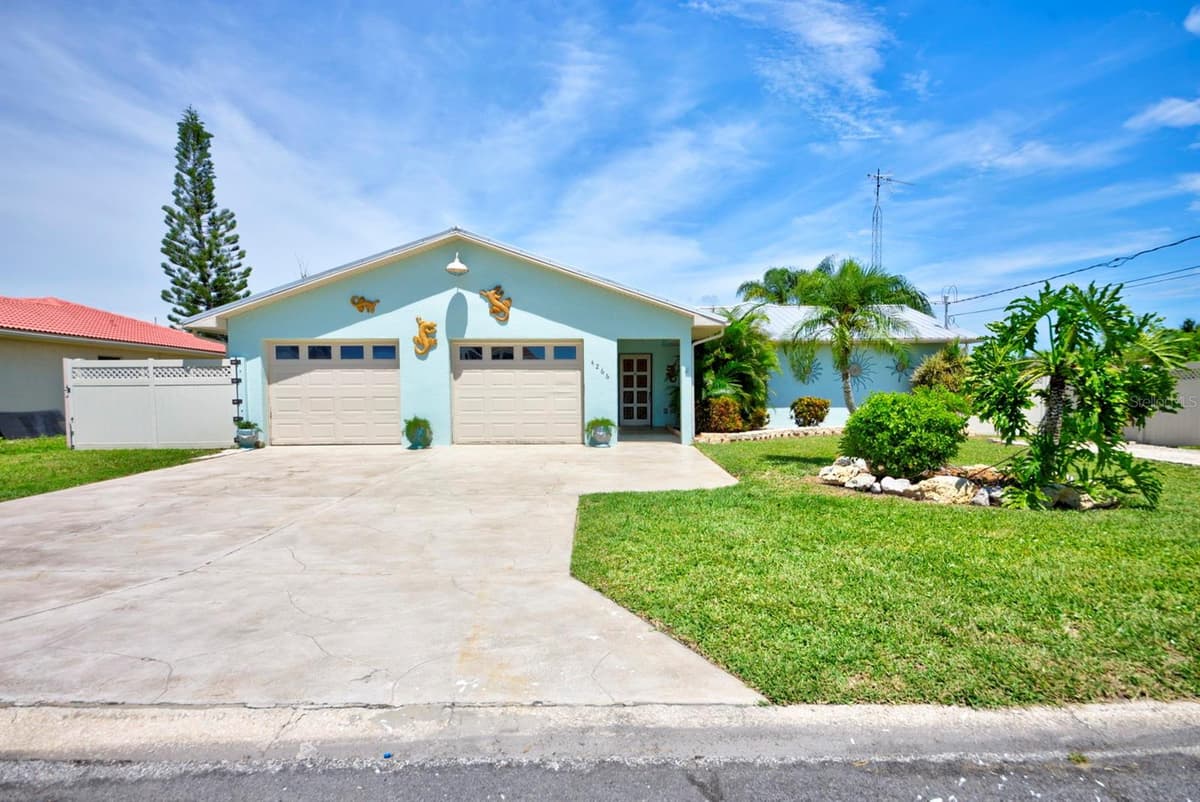 4266 DELEON DRIVE — photo 3 of 65