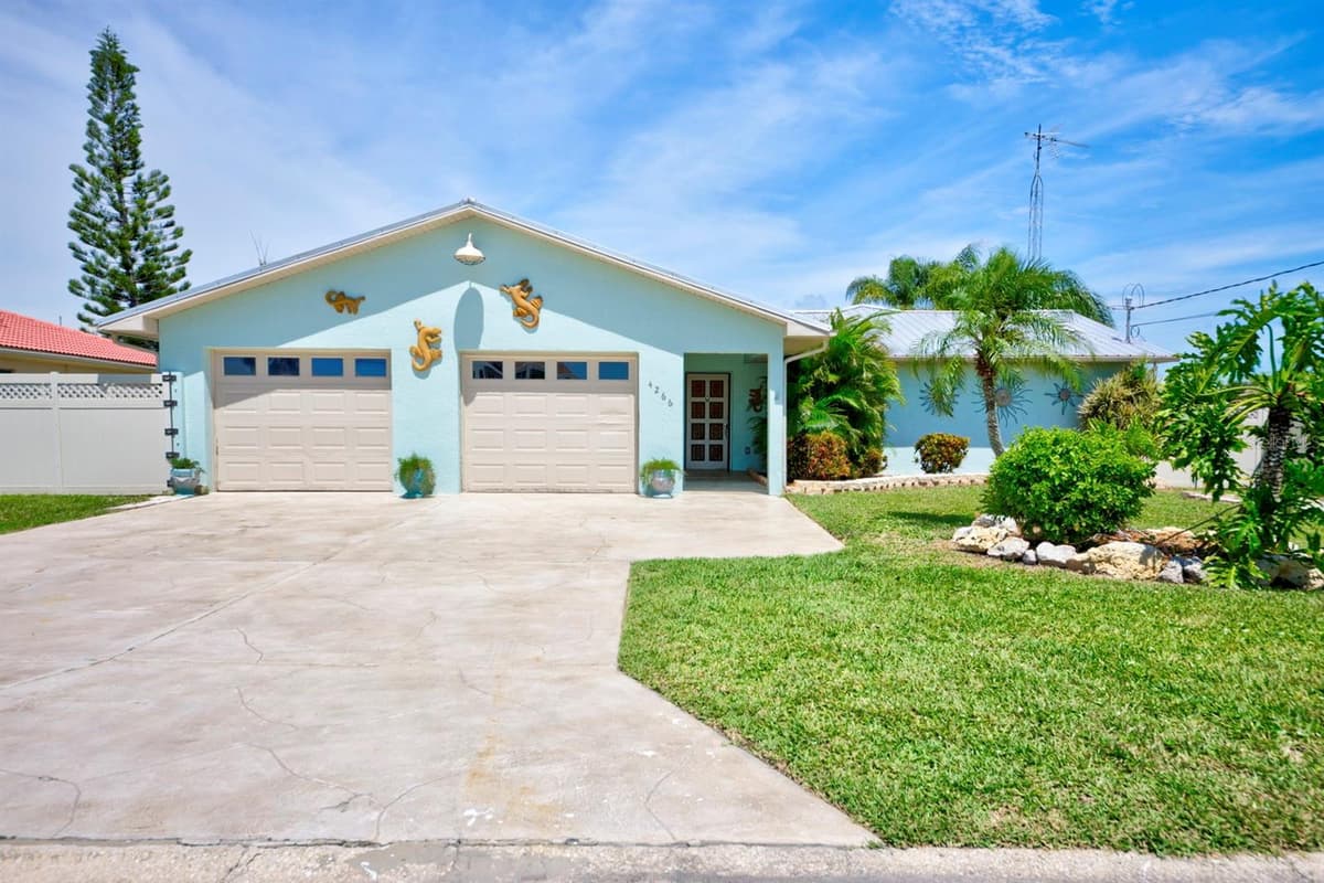 4266 DELEON DRIVE — photo 4 of 65