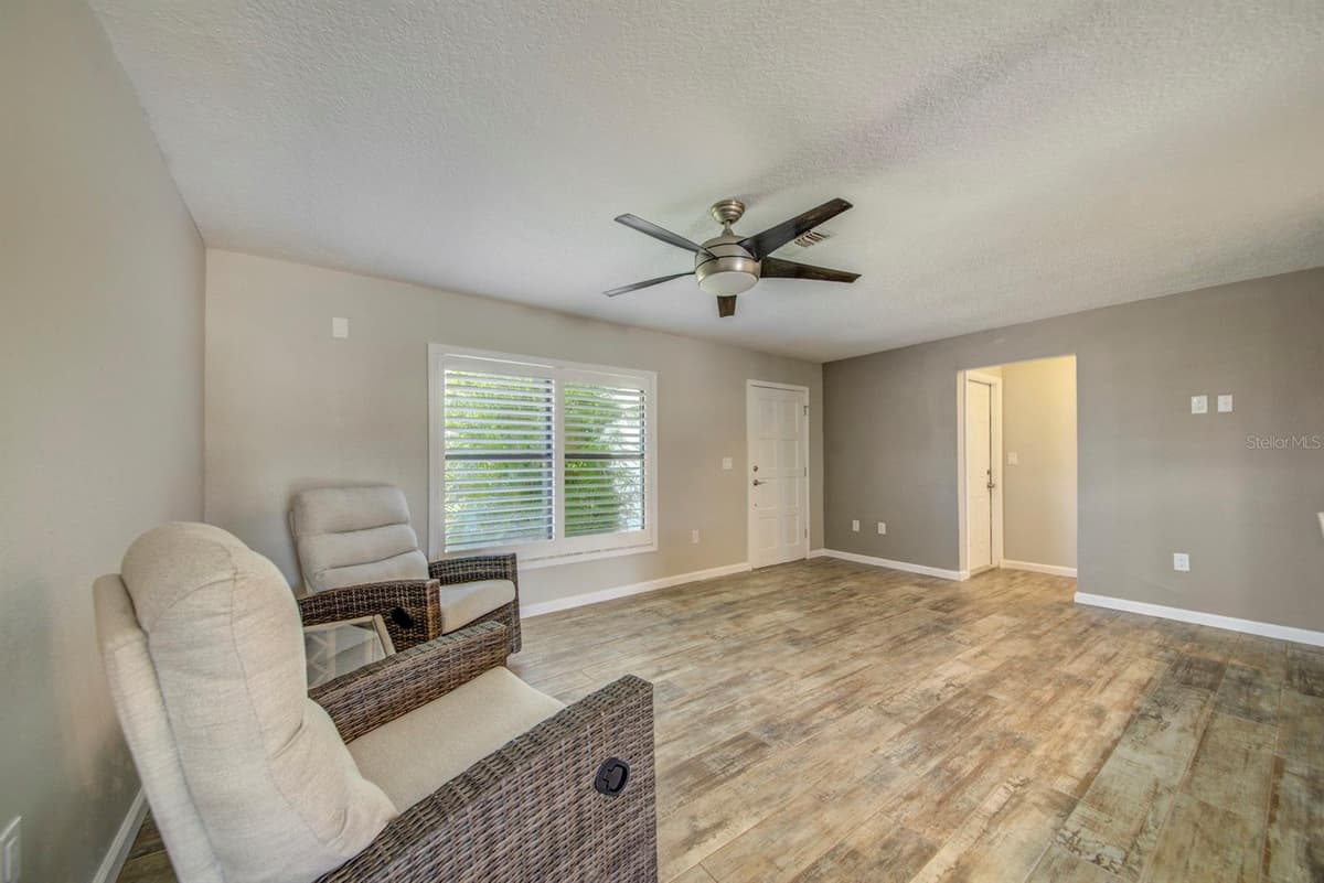 4266 DELEON DRIVE — photo 10 of 65