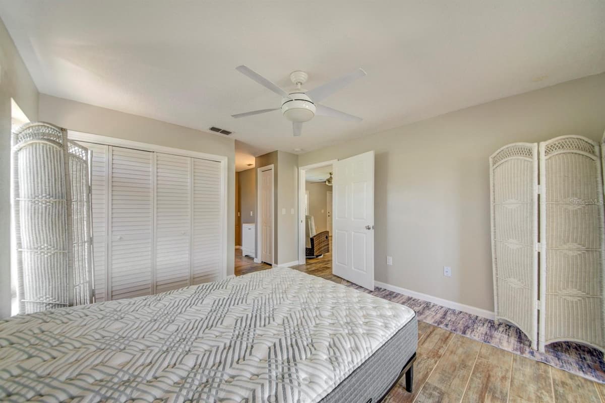 4266 DELEON DRIVE — photo 22 of 65