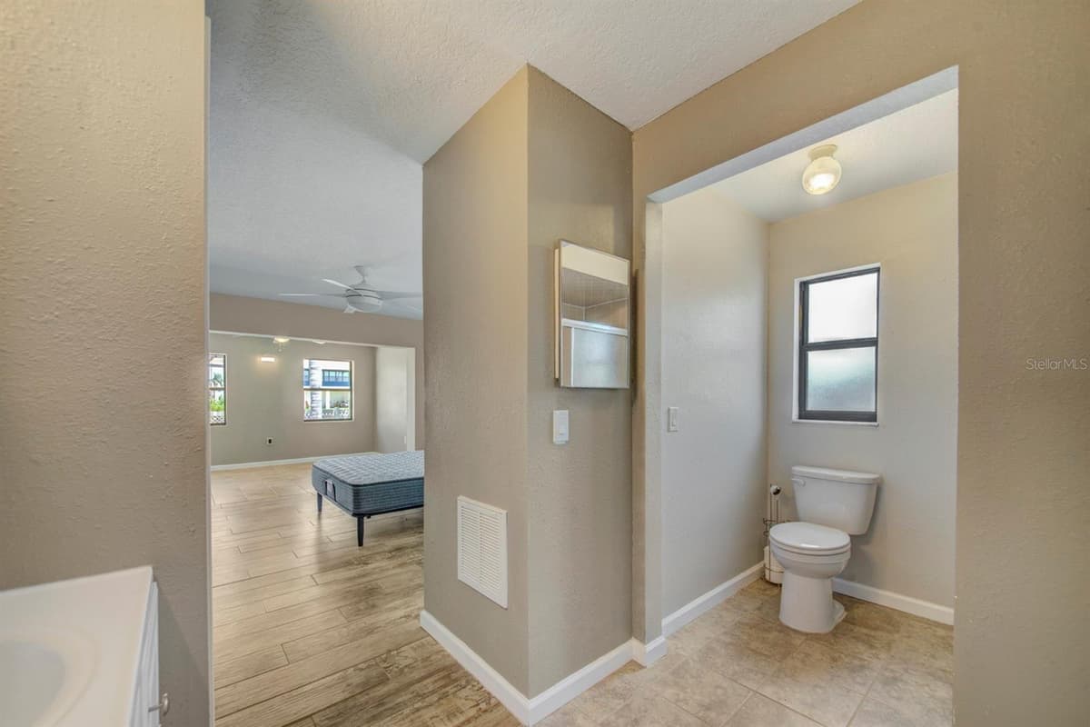 4266 DELEON DRIVE — photo 27 of 65