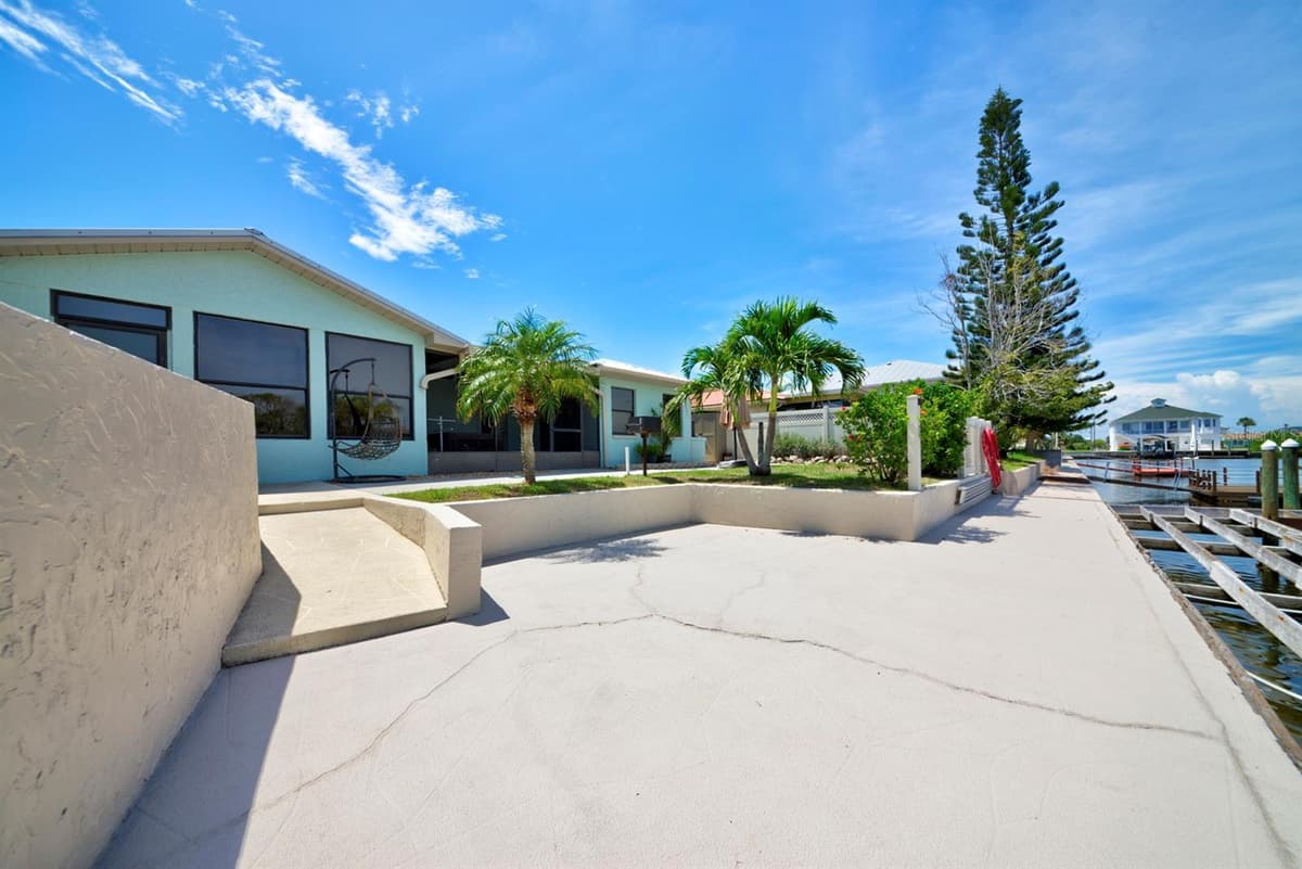 4266 DELEON DRIVE — photo 59 of 65