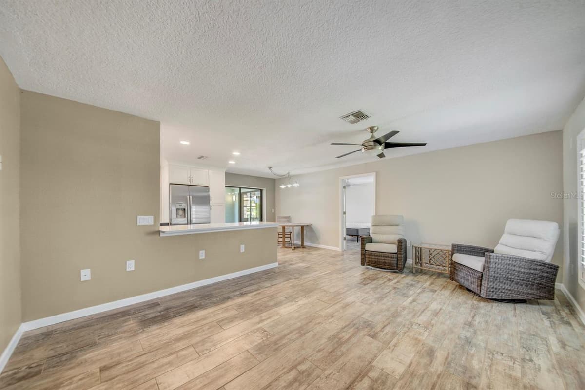 4266 DELEON DRIVE — photo 8 of 65
