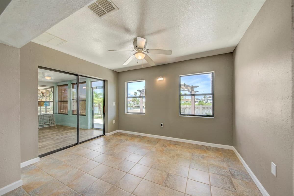 4266 DELEON DRIVE — photo 23 of 65