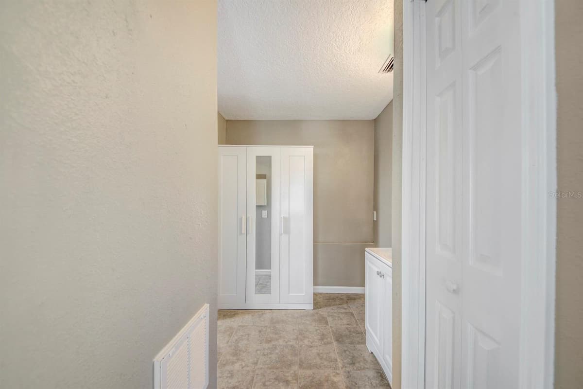 4266 DELEON DRIVE — photo 25 of 65