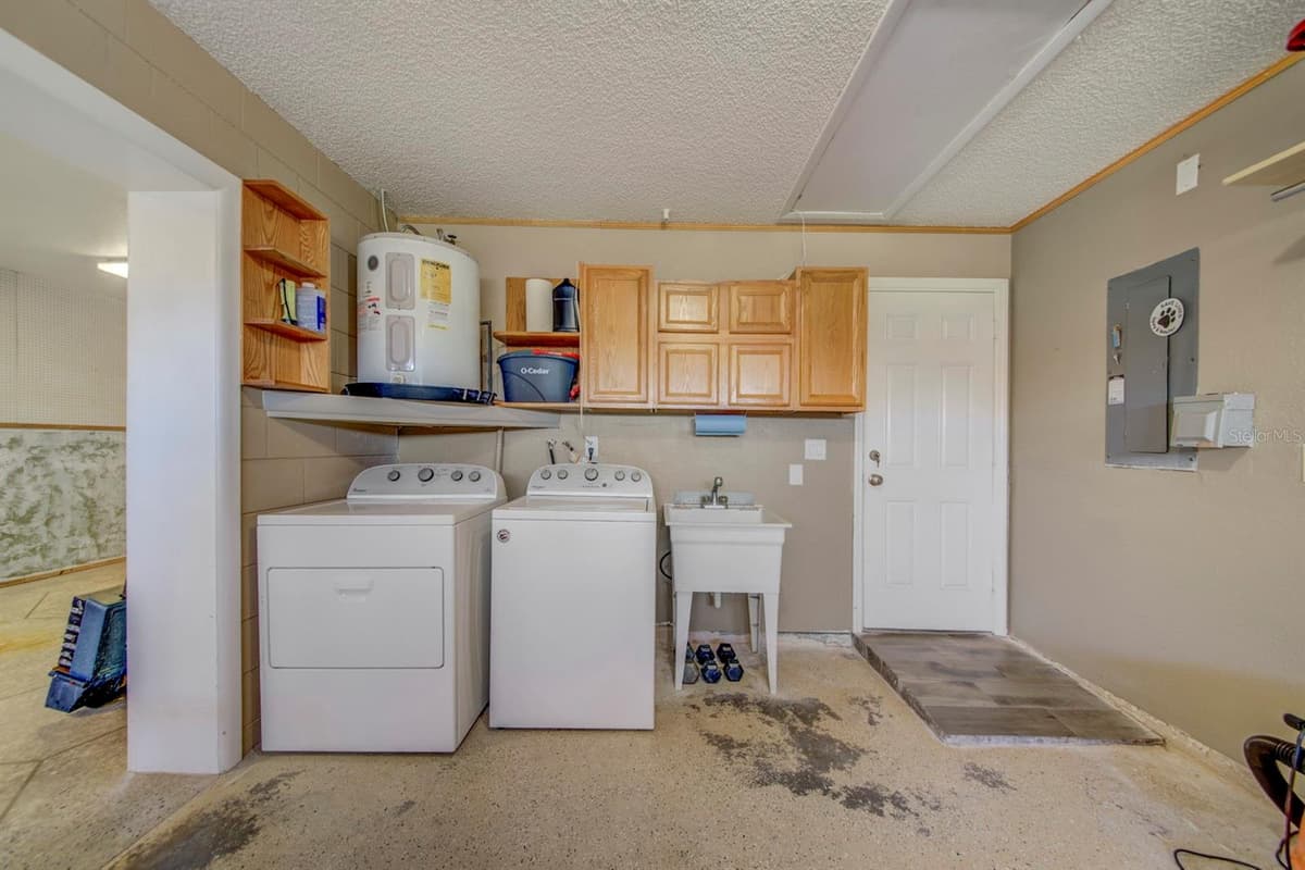 4266 DELEON DRIVE — photo 40 of 65