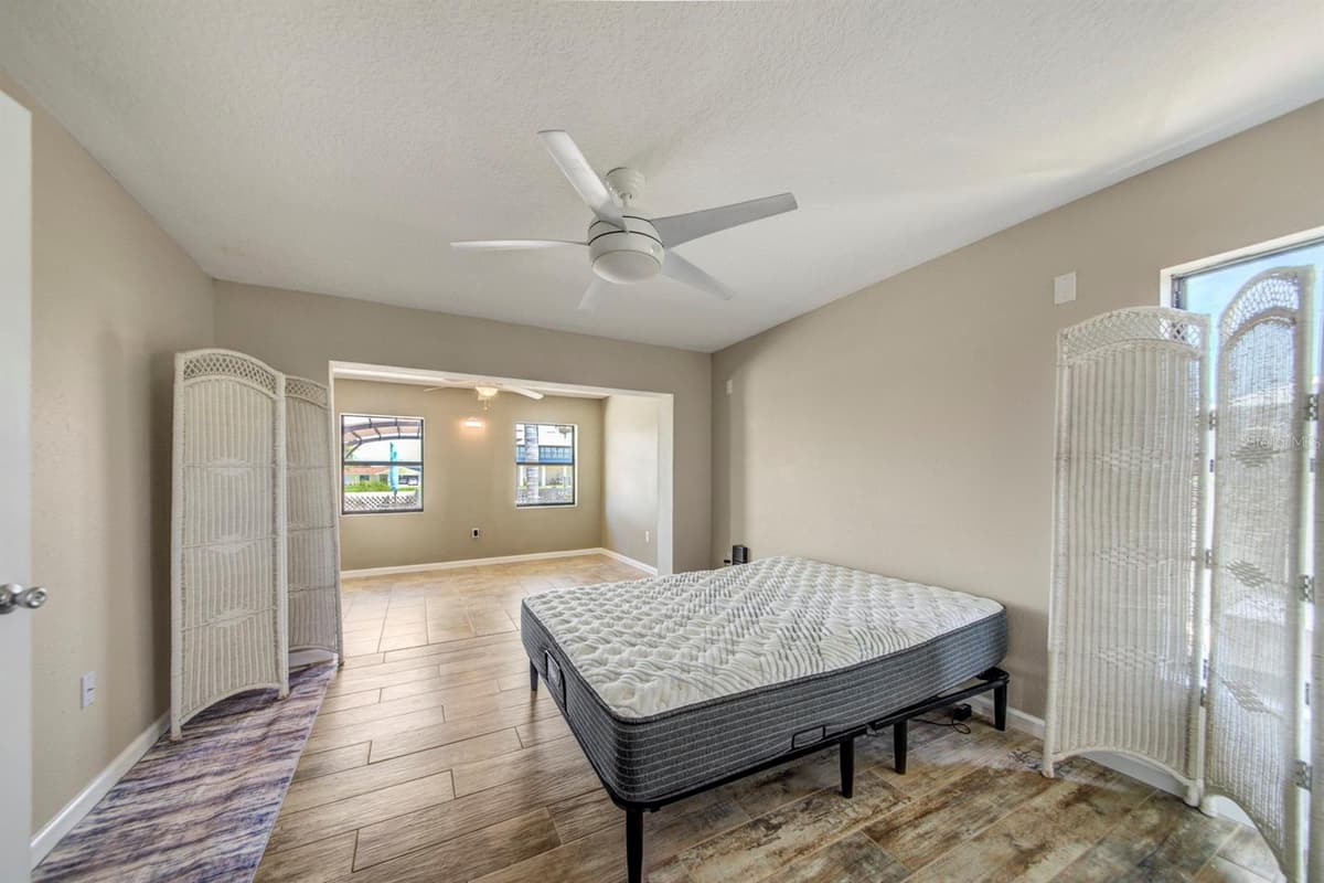 4266 DELEON DRIVE — photo 20 of 65