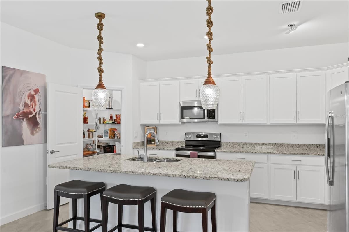 3390 WESTON MANOR DRIVE — photo 3 of 47
