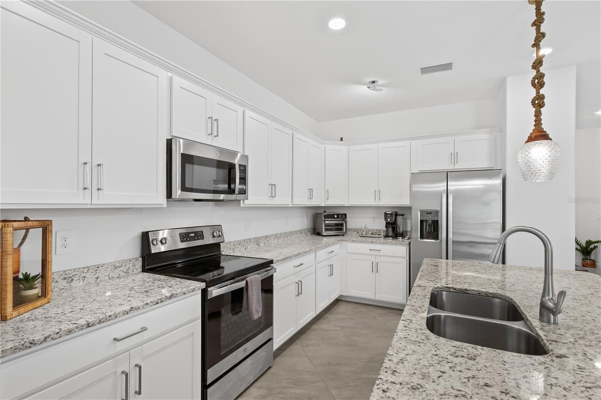 3390 WESTON MANOR DRIVE — photo 15 of 47