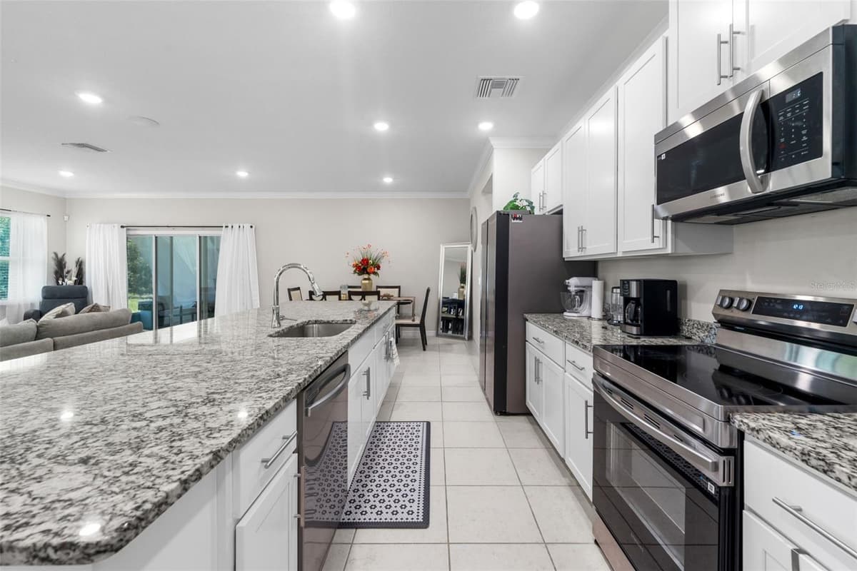 218 CADENCE GLEN — photo 15 of 48