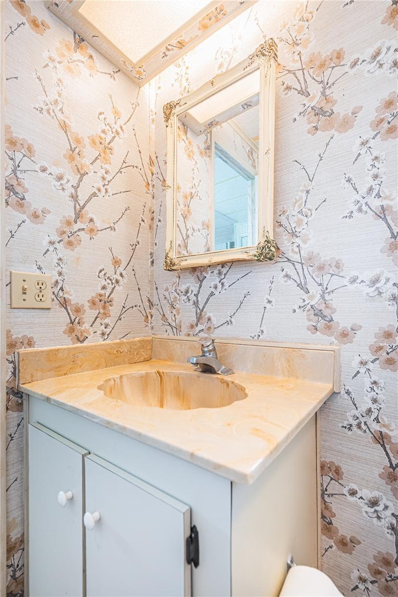 173 HICKORY GATE DRIVE — photo 14 of 45