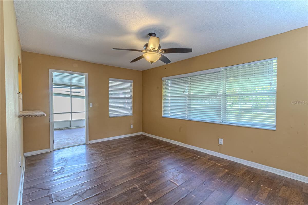 7208 HONEYSUCKLE DRIVE — photo 11 of 29
