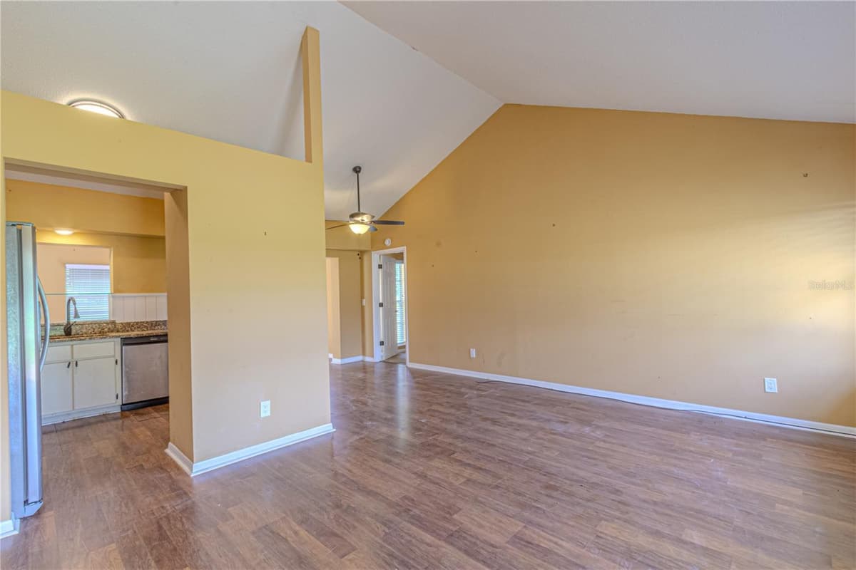 7208 HONEYSUCKLE DRIVE — photo 8 of 29
