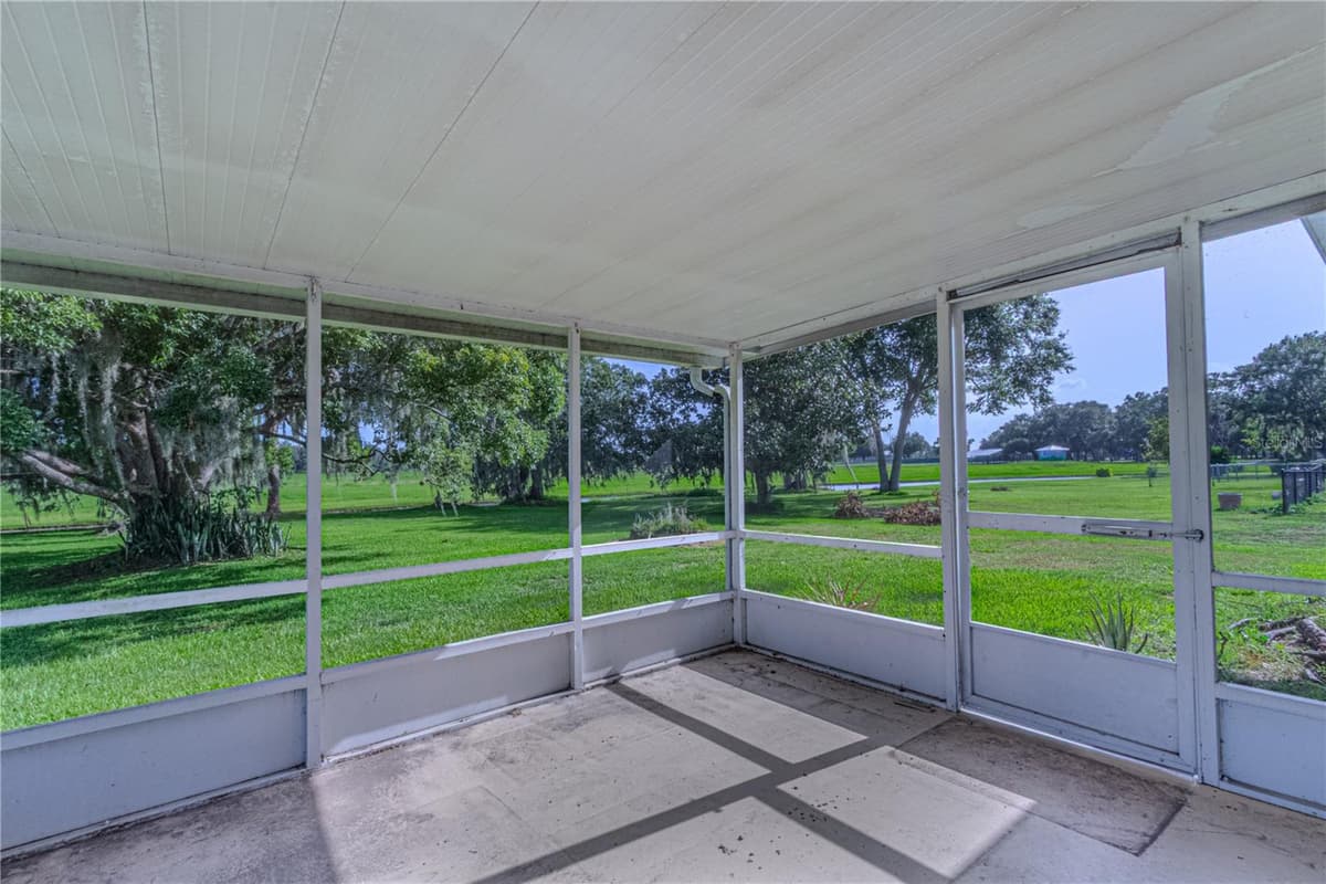 7208 HONEYSUCKLE DRIVE — photo 4 of 29