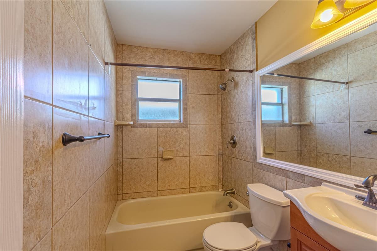 7208 HONEYSUCKLE DRIVE — photo 15 of 29