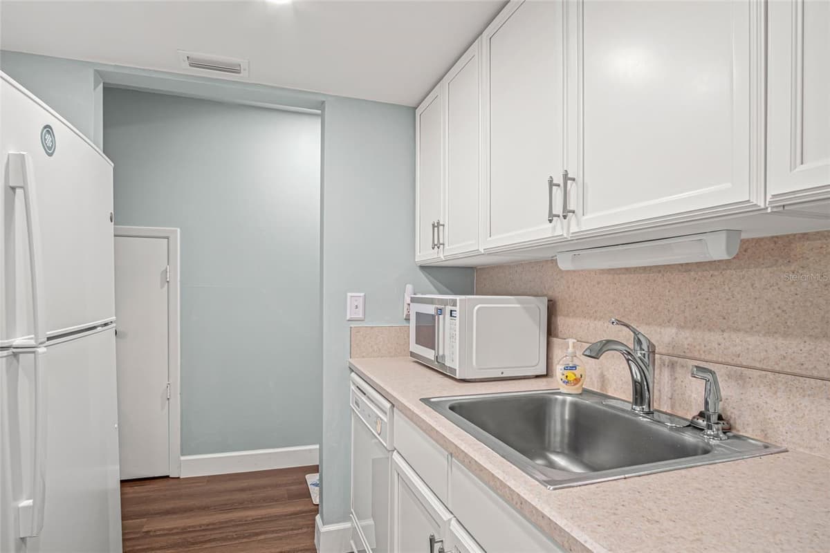 2820 OCEAN SHORE BOULEVARD — photo 10 of 45