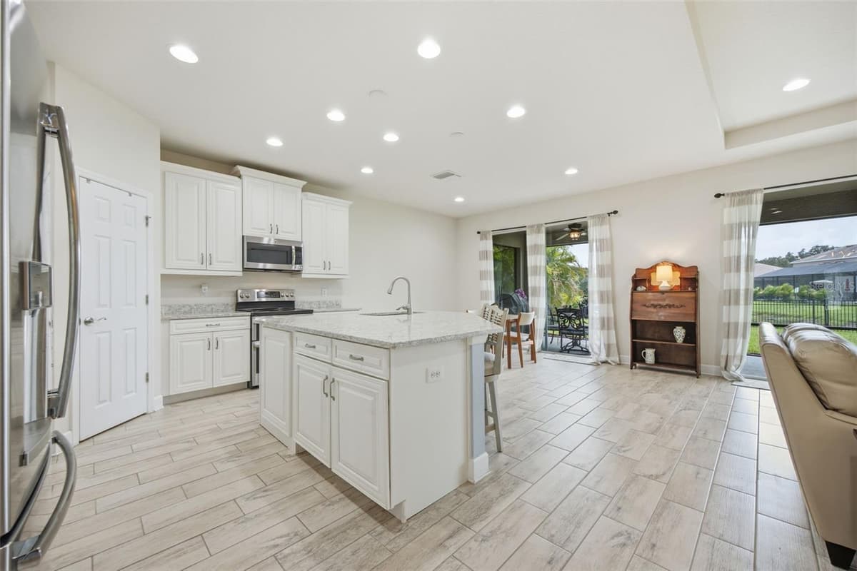 4910 60TH AVENUE CIRCLE — photo 18 of 34