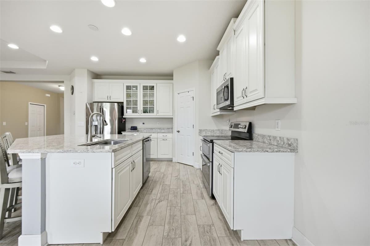 4910 60TH AVENUE CIRCLE — photo 17 of 34