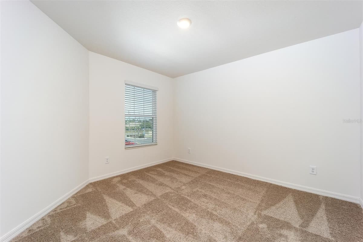 654 POPPY LANE — photo 13 of 16