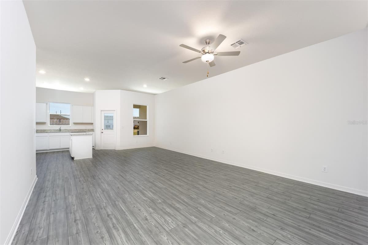 654 POPPY LANE — photo 3 of 16