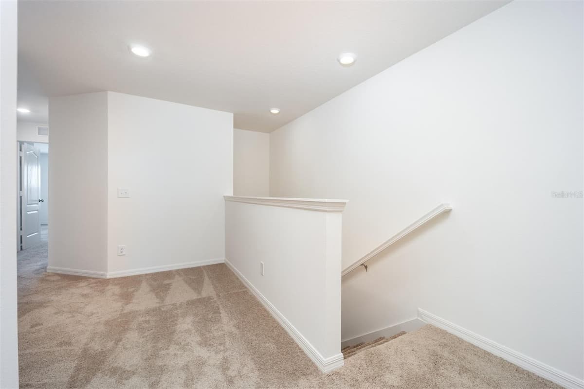 654 POPPY LANE — photo 8 of 16