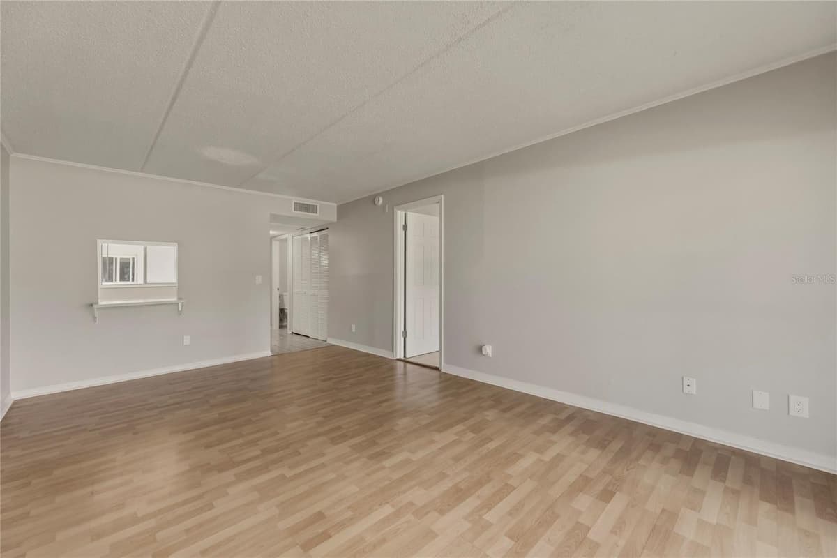 3001 THRUSH DRIVE — photo 14 of 33