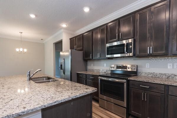 21 LANCELOT DRIVE — photo 10 of 39