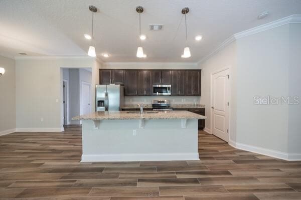 21 LANCELOT DRIVE — photo 8 of 39