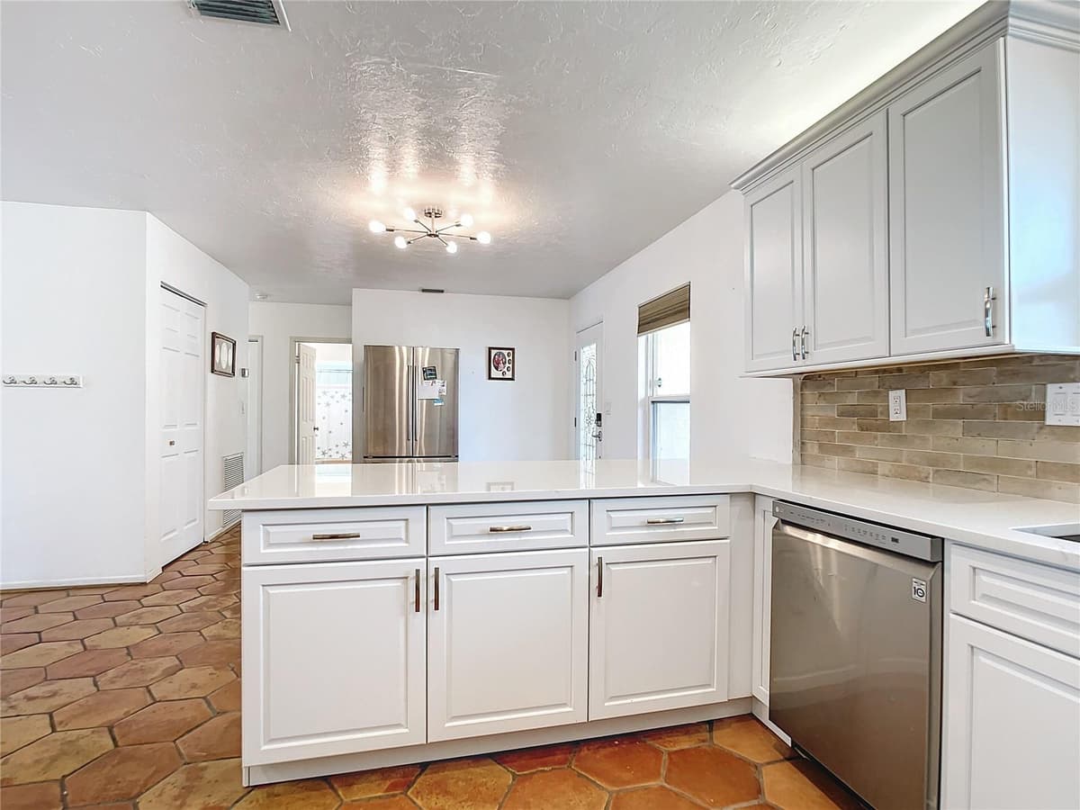 919 KEY WAY — photo 15 of 70