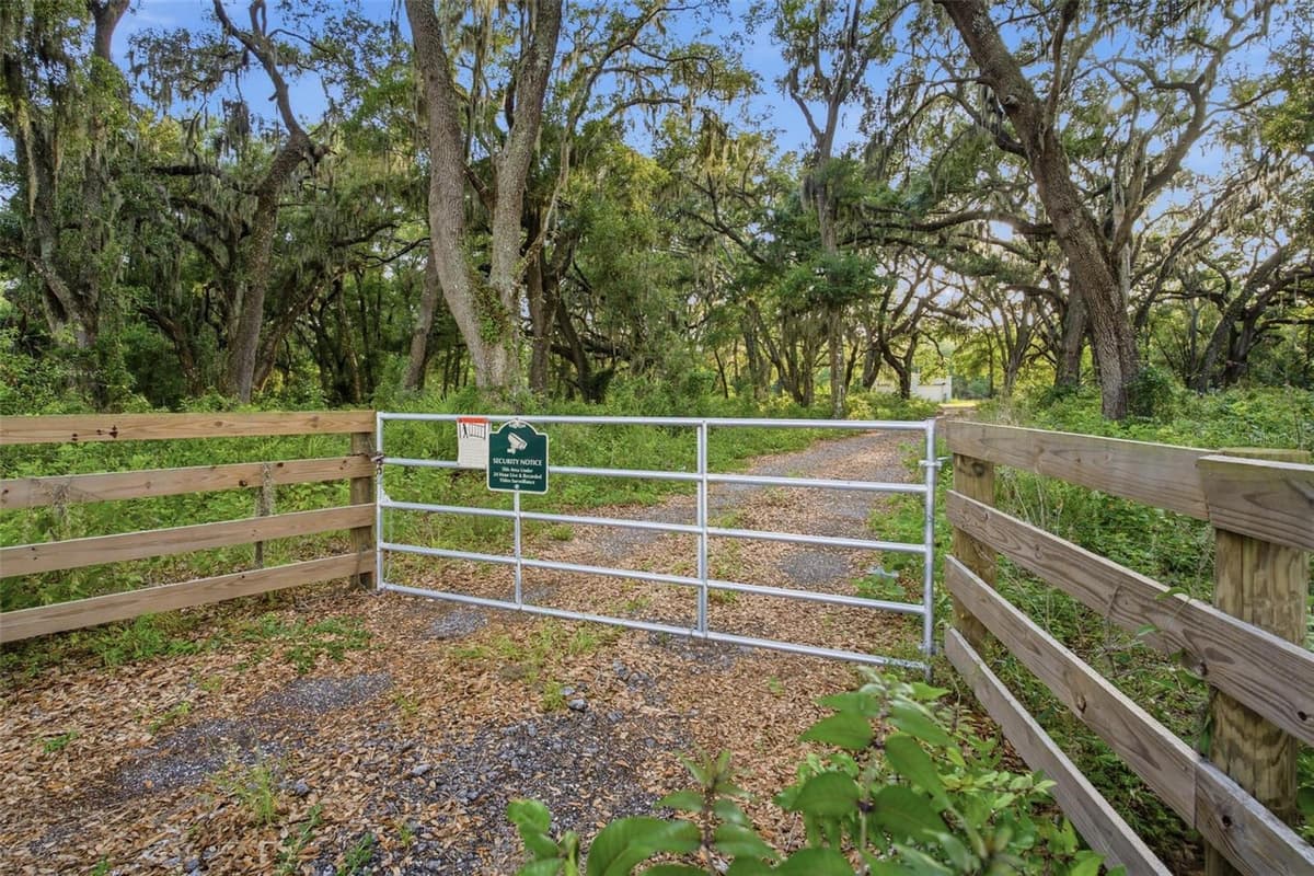 7112 MARSH BEND TRAIL — photo 11 of 13