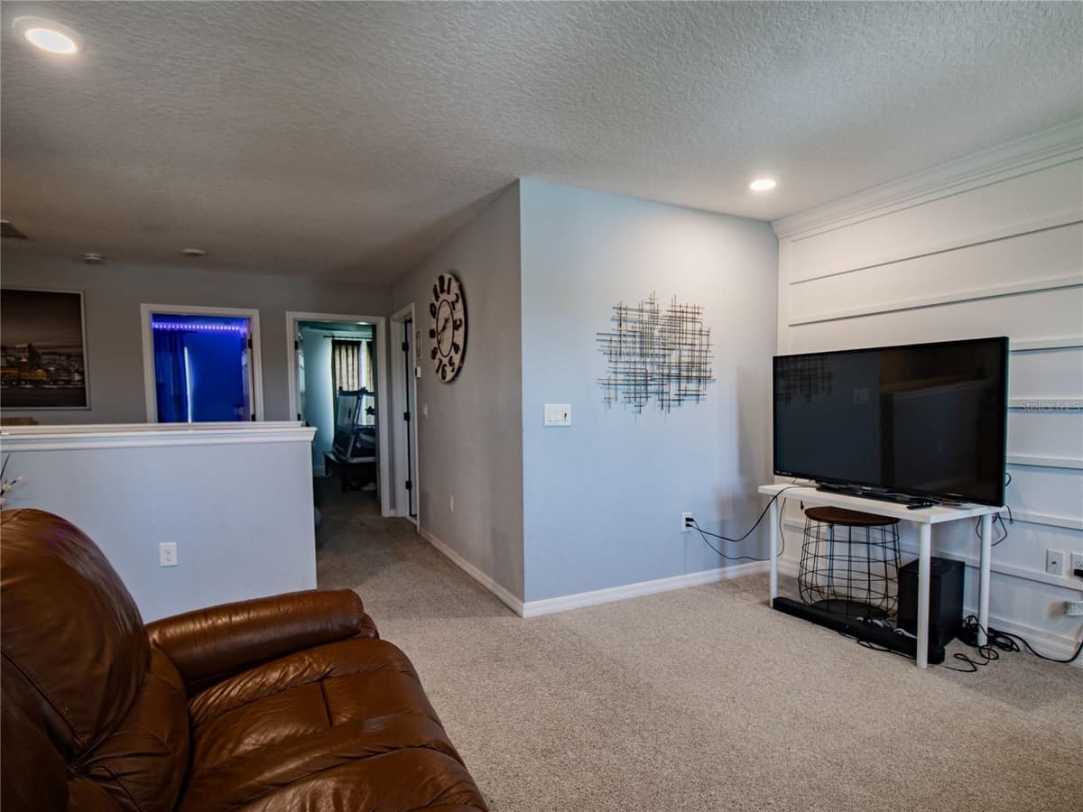 112 HAMLET LOOP — photo 16 of 37
