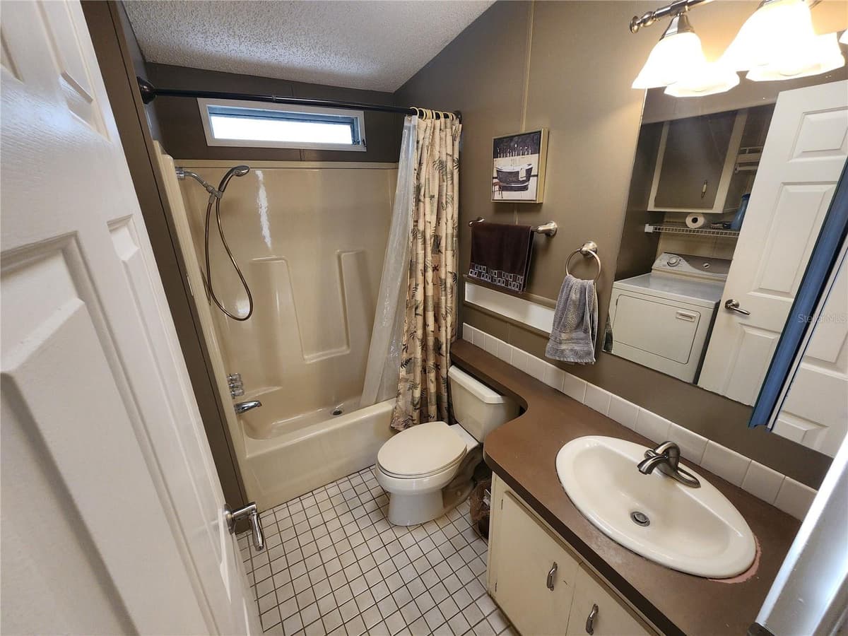 74 STRAPHMORE DRIVE — photo 18 of 46
