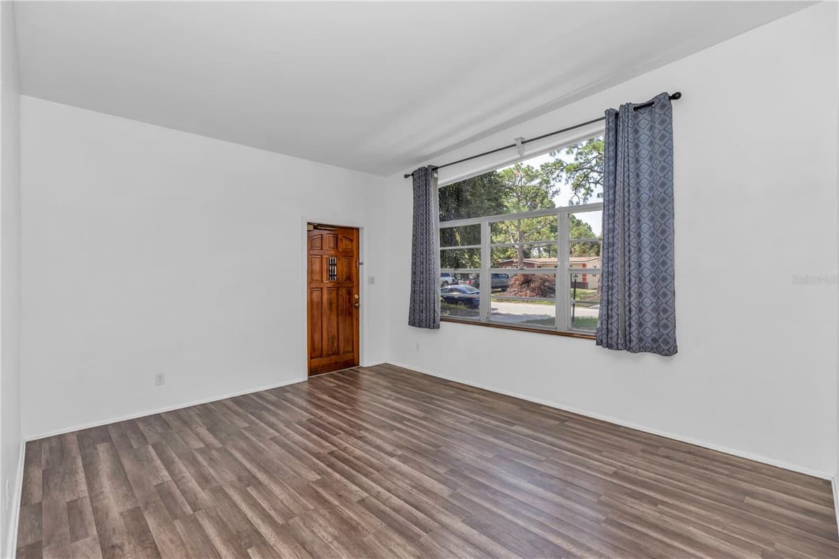 1106 MYRTLE LANE — photo 9 of 29