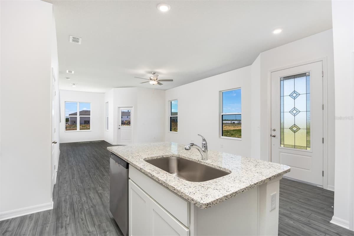 648 POPPY LANE — photo 8 of 19
