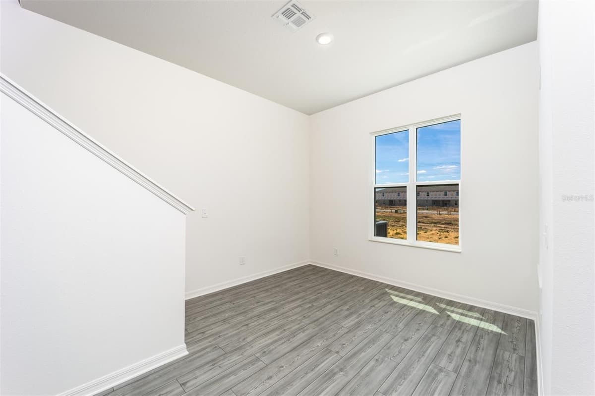 648 POPPY LANE — photo 9 of 19