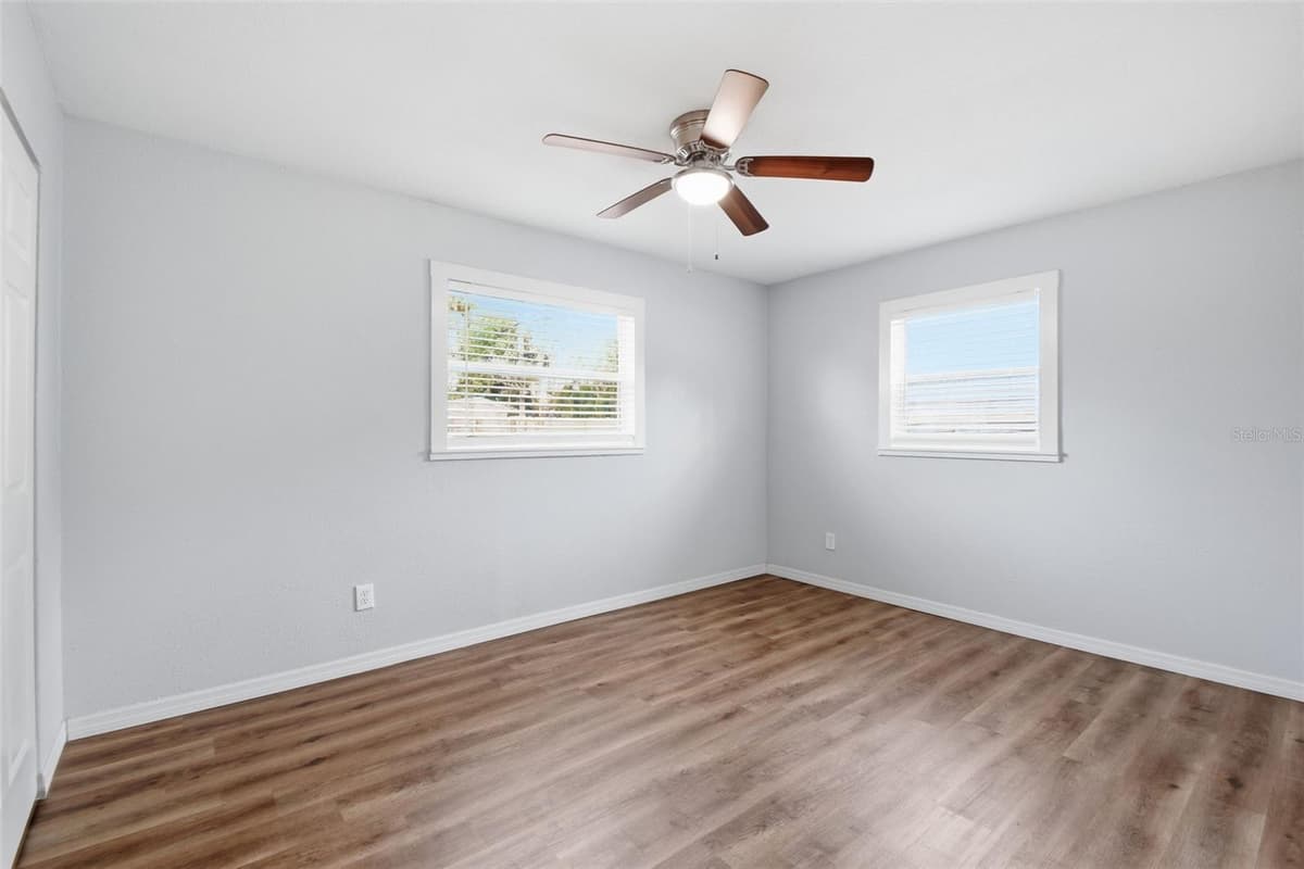 1842 SHORE ACRES BOULEVARD — photo 23 of 46