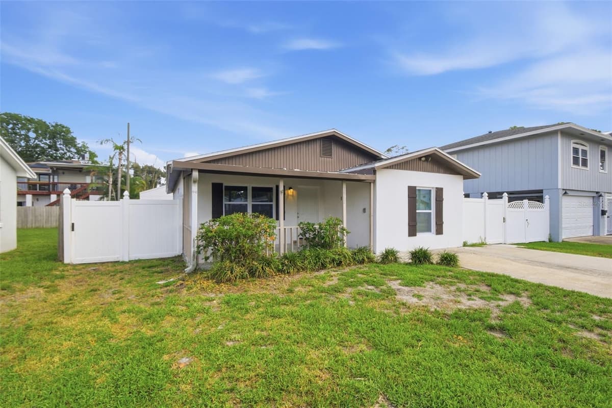 1842 SHORE ACRES BOULEVARD — photo 4 of 46