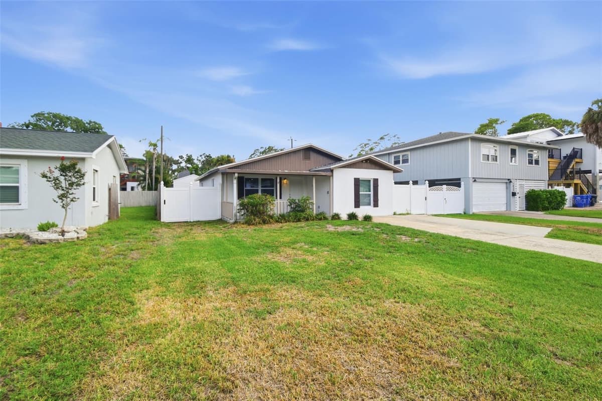 1842 SHORE ACRES BOULEVARD — photo 3 of 46