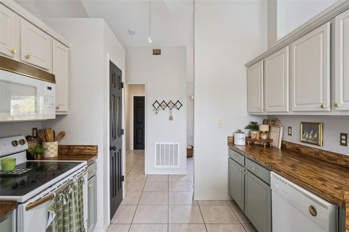 624 LA COSTA ST — photo 16 of 36